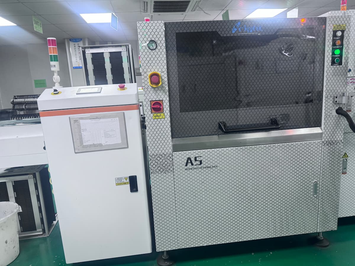 Linked Electronics Co., Limited SMT solder paste printer for PCB stencil printing in PCBA assembly